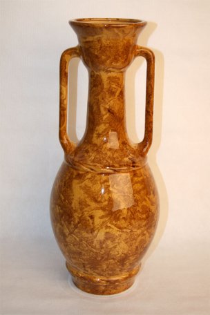 Декоративная ваза из керамики